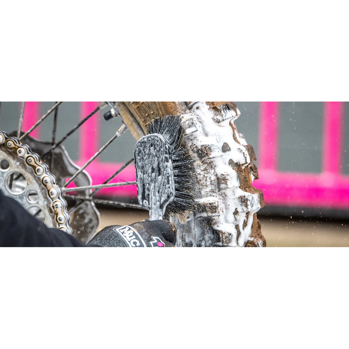 MUC-OFF TYRE & CASSETTE CLEANING BRUSH